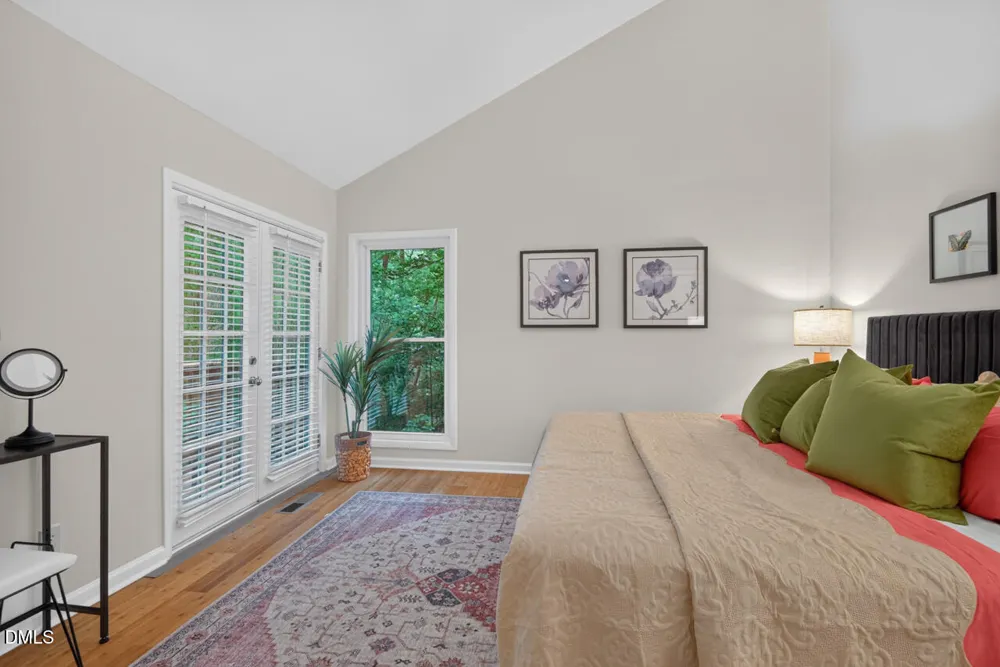 207 Holly Ridge Chapel Hill, NC 27516