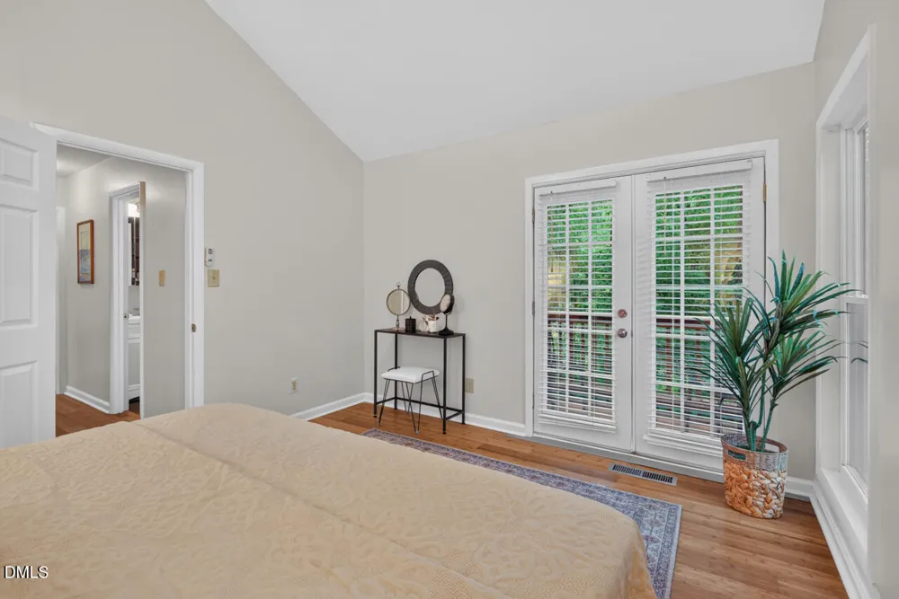 207 Holly Ridge Chapel Hill, NC 27516