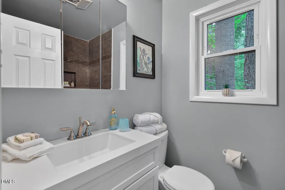 207 Holly Ridge Chapel Hill, NC 27516