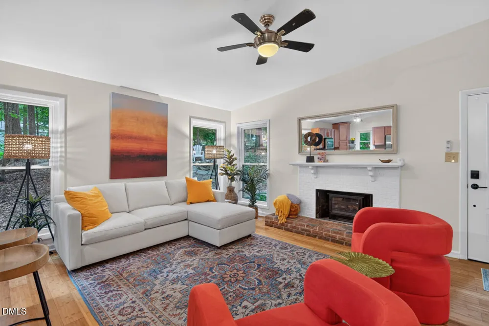207 Holly Ridge Chapel Hill, NC 27516