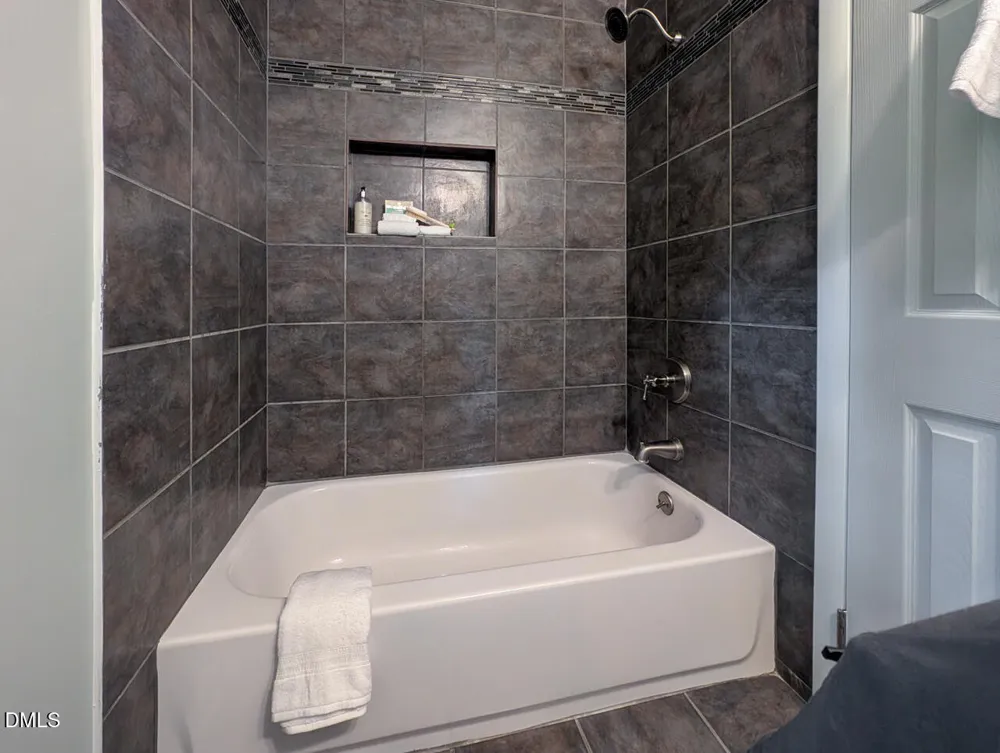 207 Holly Ridge Chapel Hill, NC 27516