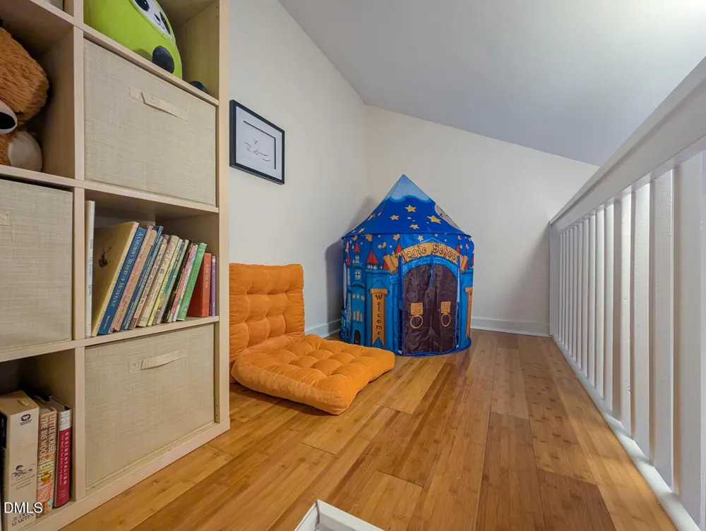 207 Holly Ridge Chapel Hill, NC 27516