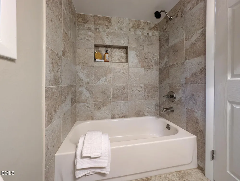 207 Holly Ridge Chapel Hill, NC 27516