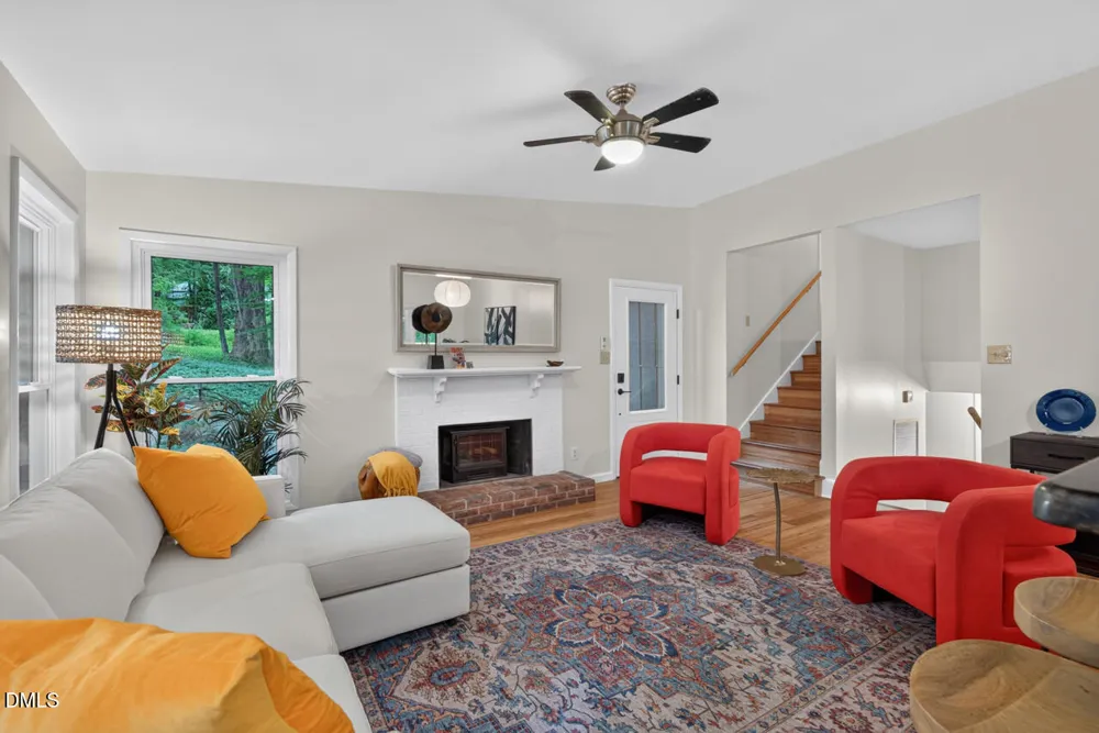 207 Holly Ridge Chapel Hill, NC 27516