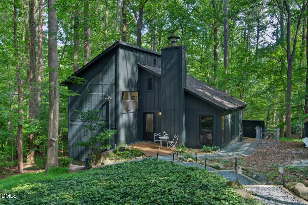 207 Holly Ridge Chapel Hill, NC 27516