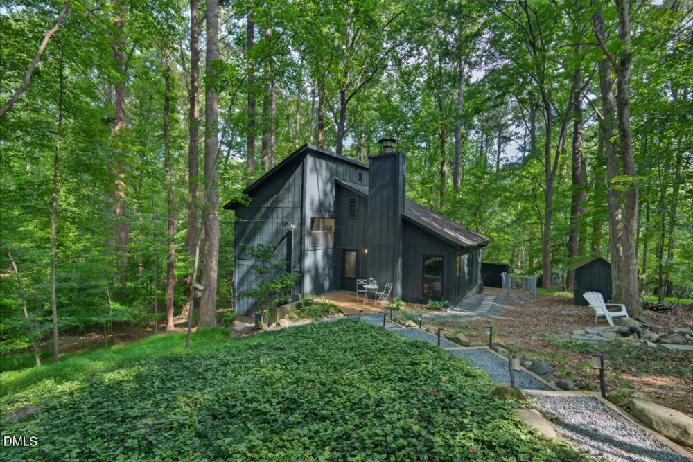 207 Holly Ridge Chapel Hill, NC 27516