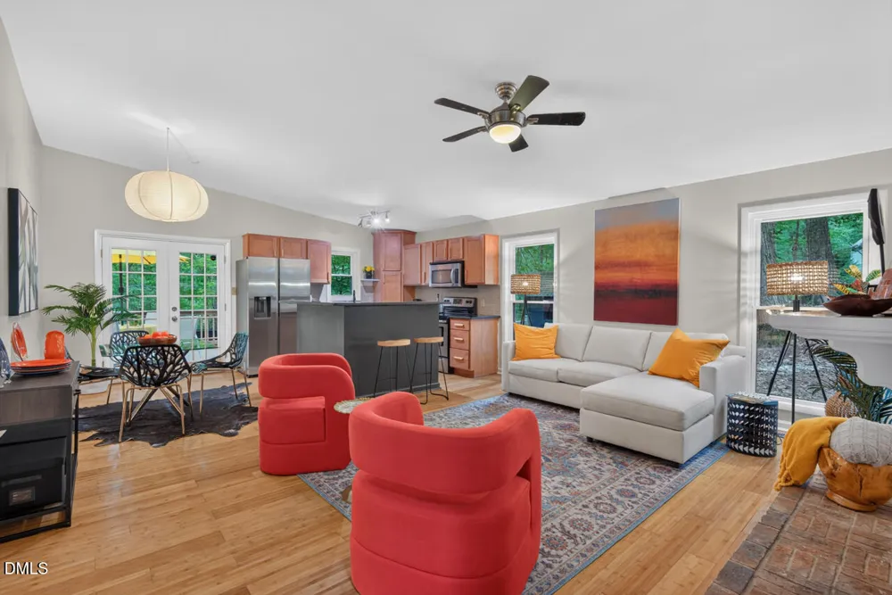 207 Holly Ridge Chapel Hill, NC 27516