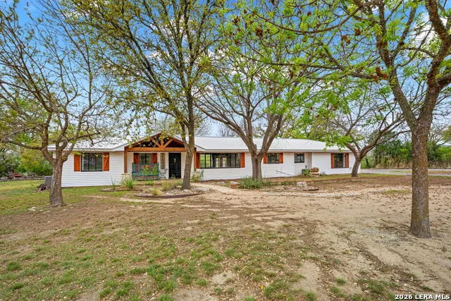 1094 Harper Road Kerrville, TX 78028