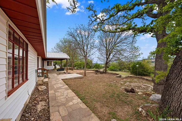 1094 Harper Road Kerrville, TX 78028