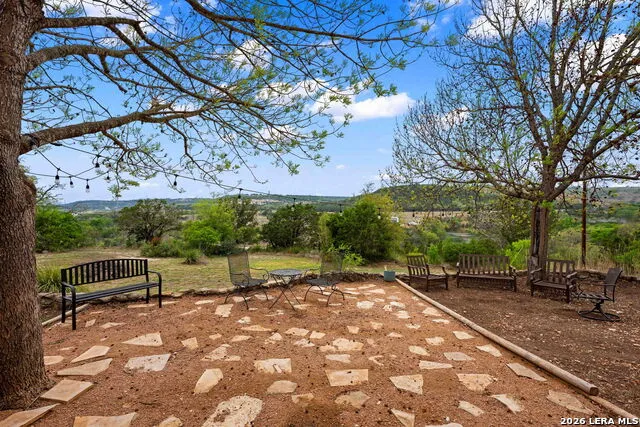 1094 Harper Road Kerrville, TX 78028