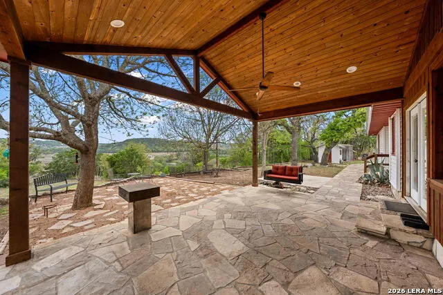 1094 Harper Road Kerrville, TX 78028