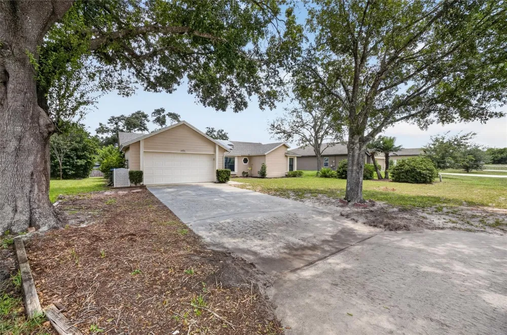 2495 E TIPTON DRIVE Deltona, FL 32738