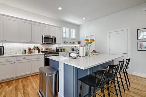 5065 Gaston Avenue #102