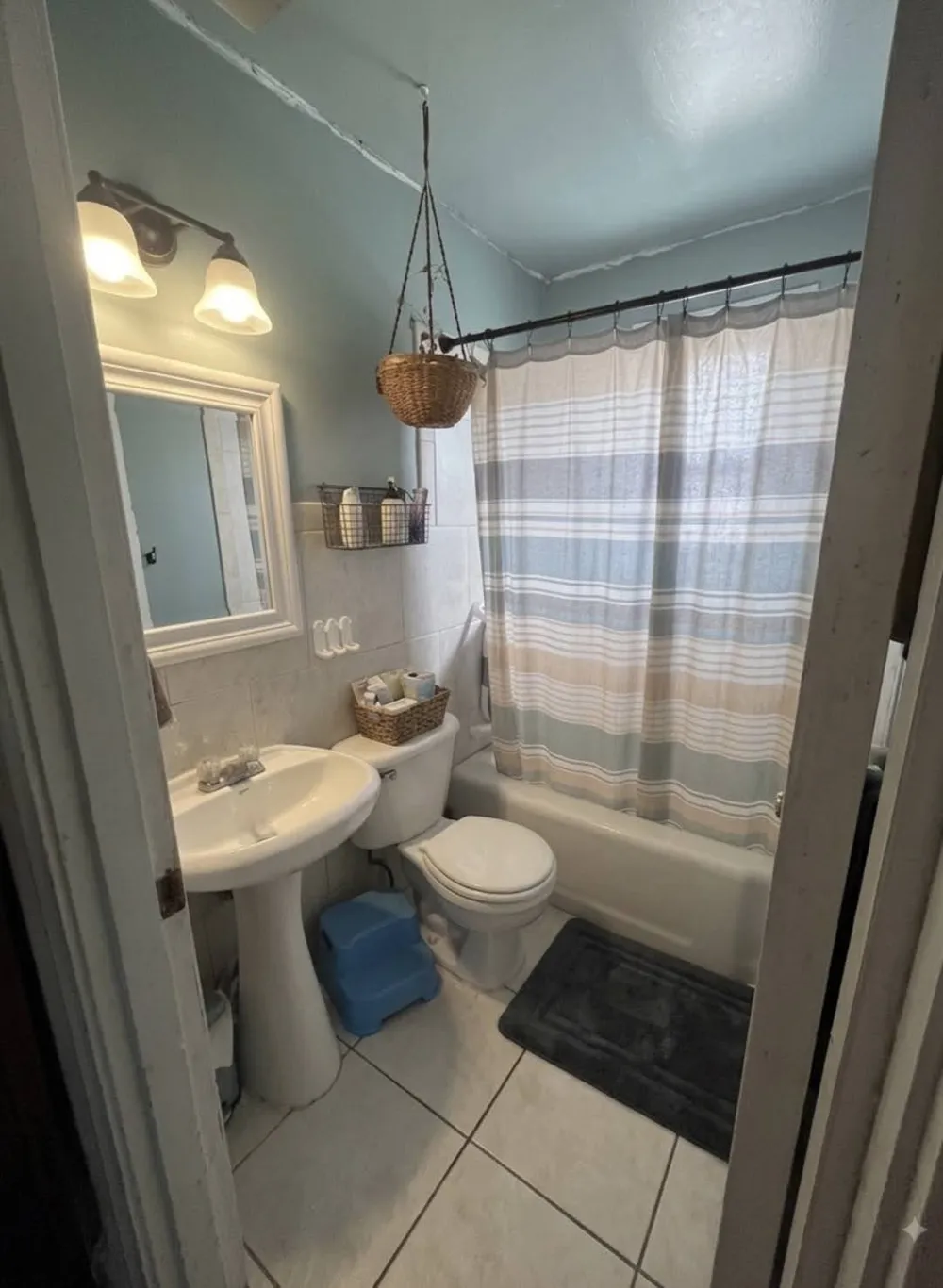 1208 Barry Dr Madison, TN 37115