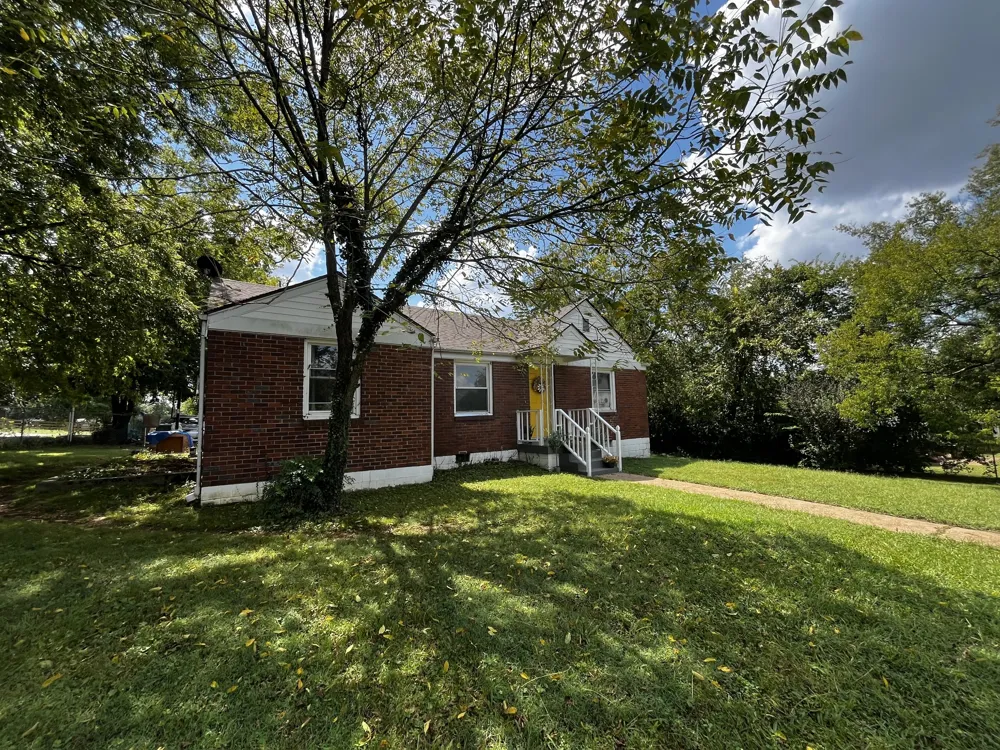 1208 Barry Dr Madison, TN 37115