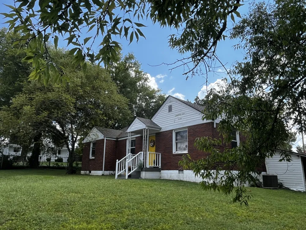 1208 Barry Dr Madison, TN 37115