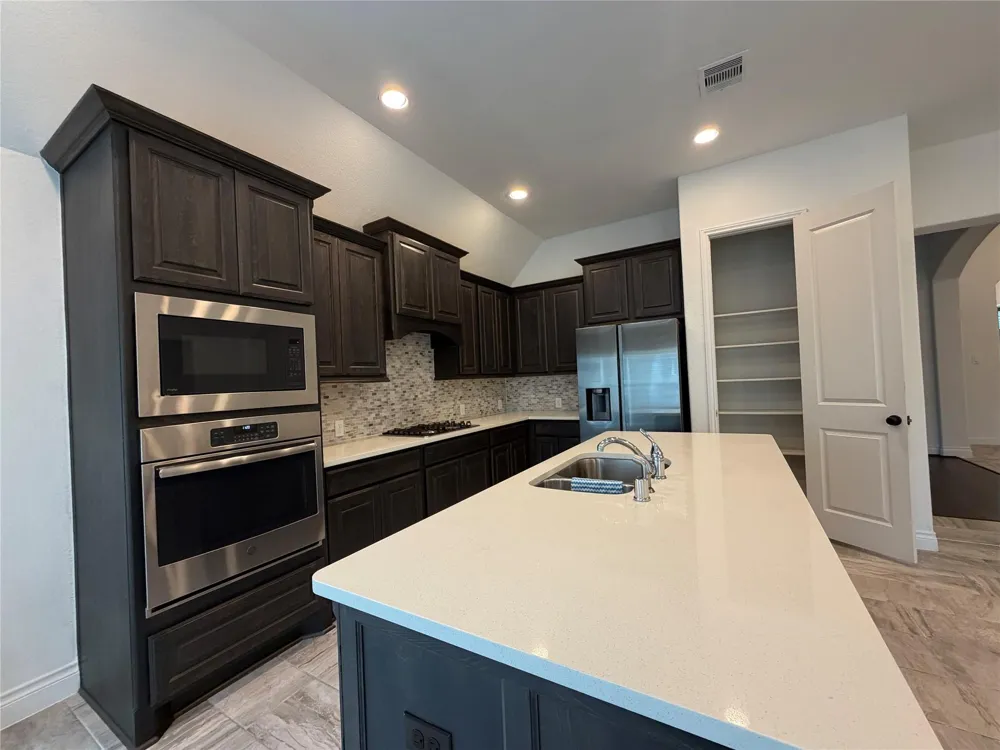 3319 Sky Run Court Missouri City, TX 77459
