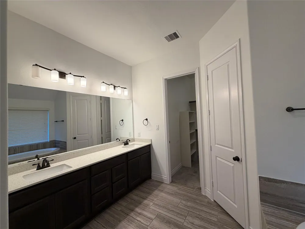 3319 Sky Run Court Missouri City, TX 77459
