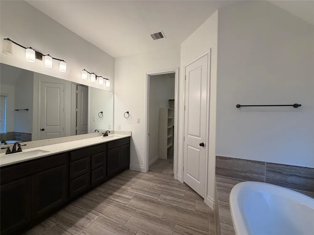 3319 Sky Run Court Missouri City, TX 77459