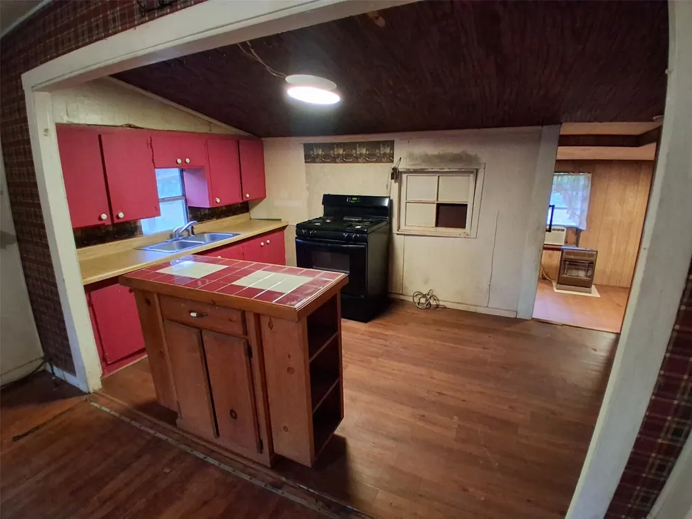 161 An County Road 126 Elkhart, TX 75839