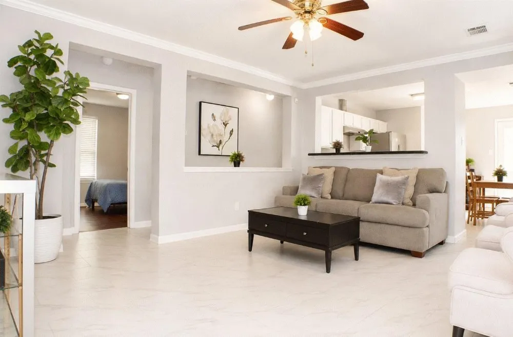 8515 Westknoll Lane Houston, TX 77072