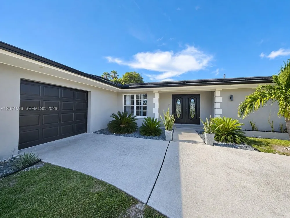 1419 shelby pwky Cape Coral, FL 33904