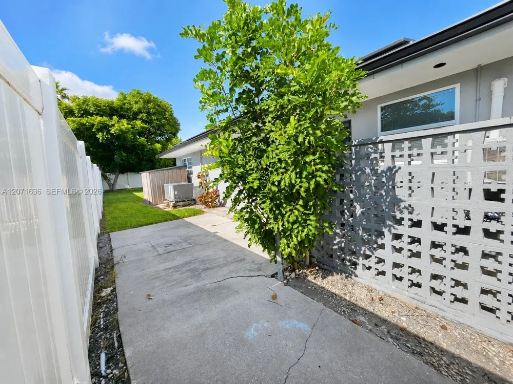 1419 shelby pwky Cape Coral, FL 33904