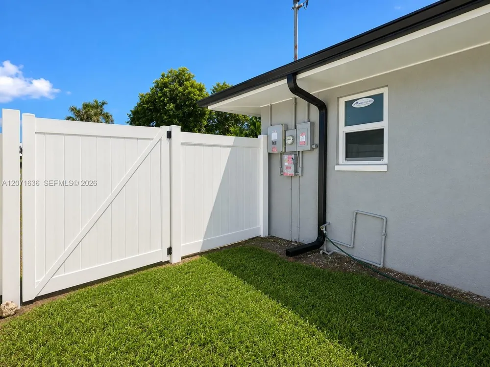 1419 shelby pwky Cape Coral, FL 33904