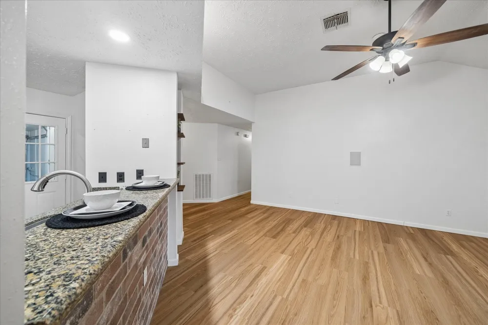 4330 Glen Avon Drive Pasadena, TX 77505