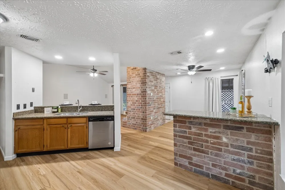 4330 Glen Avon Drive Pasadena, TX 77505