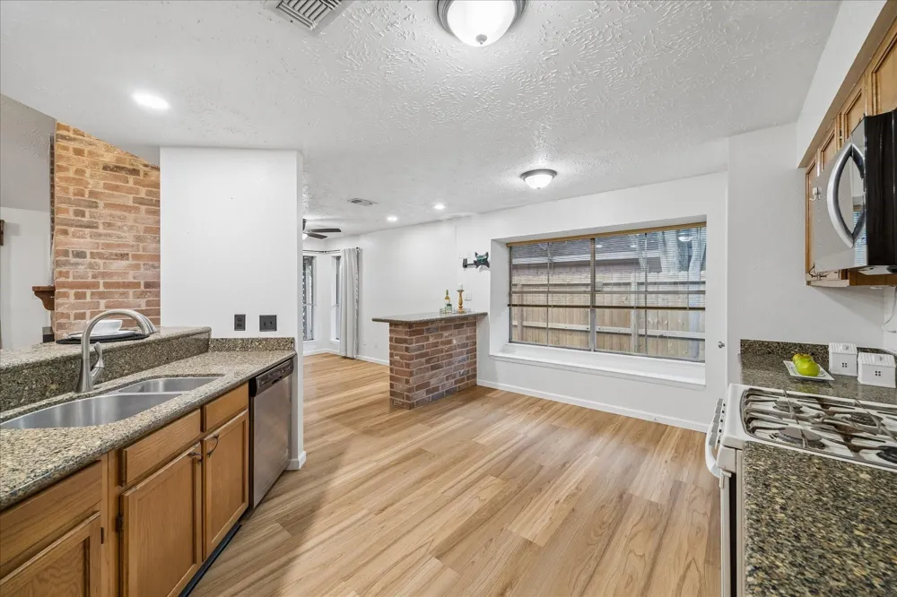 4330 Glen Avon Drive Pasadena, TX 77505