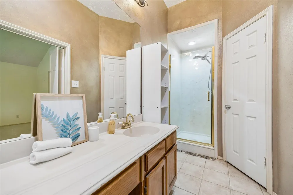 4330 Glen Avon Drive Pasadena, TX 77505