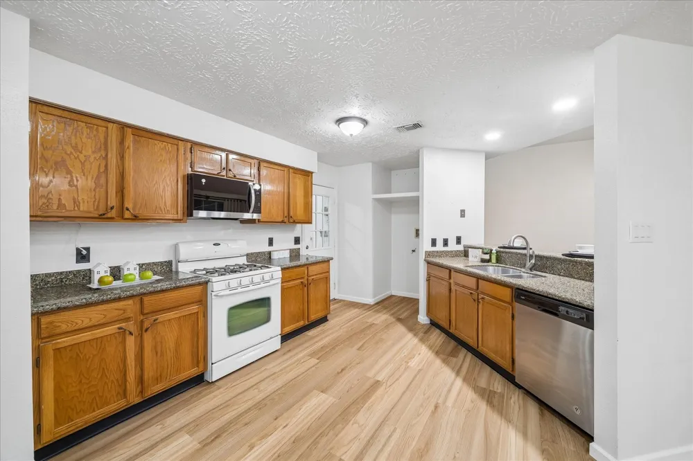 4330 Glen Avon Drive Pasadena, TX 77505