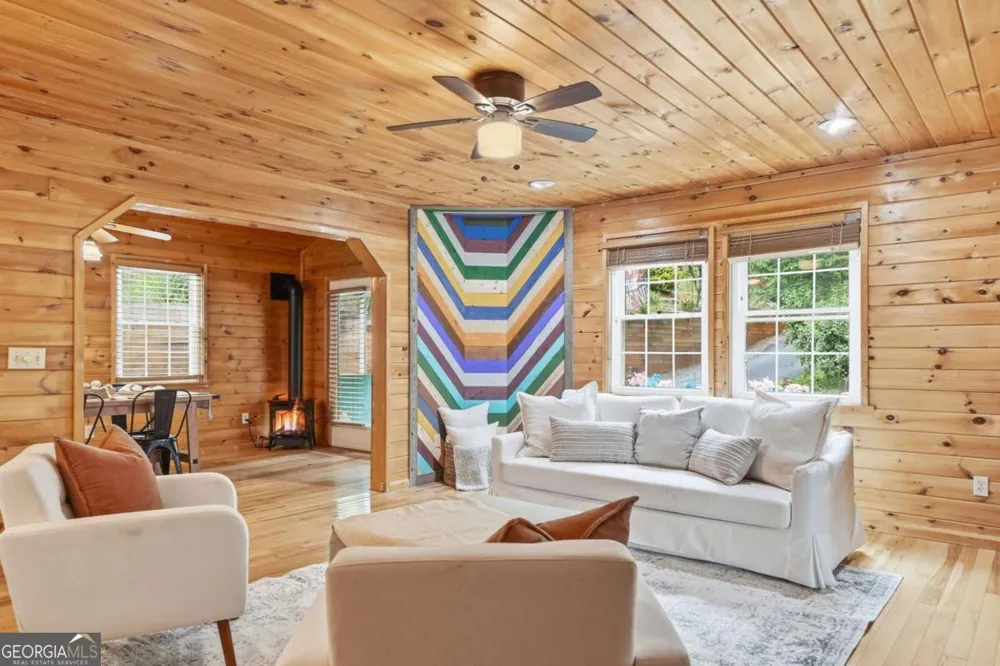 946 Laurel CIR Blue Ridge, GA 30513