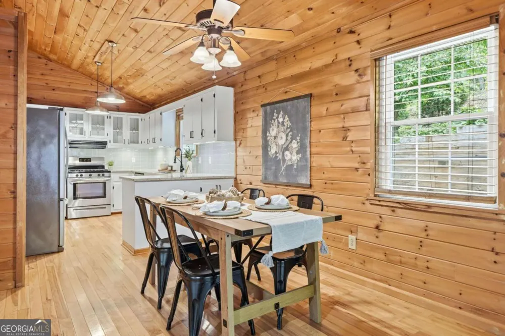 946 Laurel CIR Blue Ridge, GA 30513