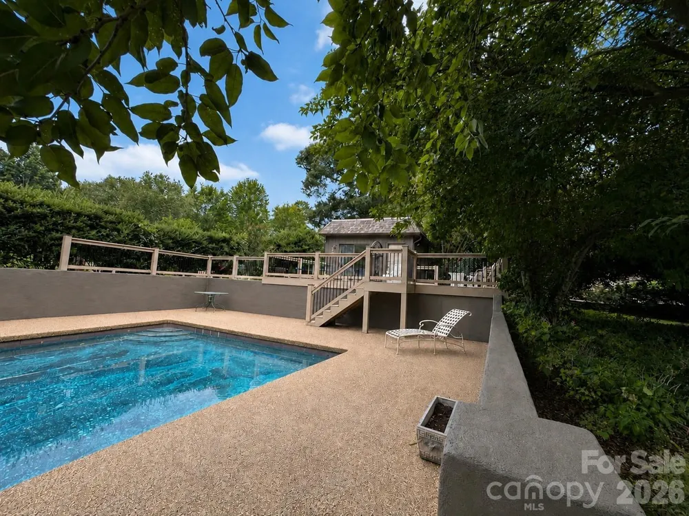 4821 Elmhurst Drive NE Hickory, NC 28601