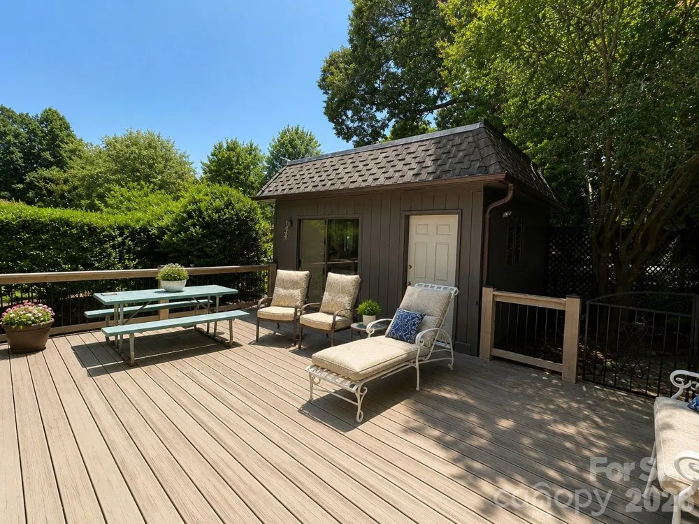 4821 Elmhurst Drive NE Hickory, NC 28601
