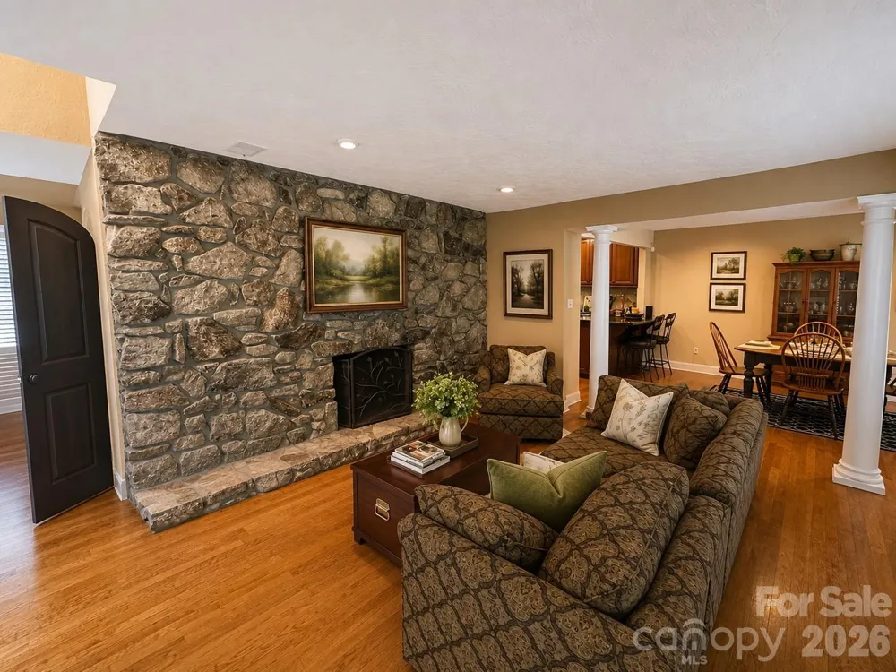 4821 Elmhurst Drive NE Hickory, NC 28601