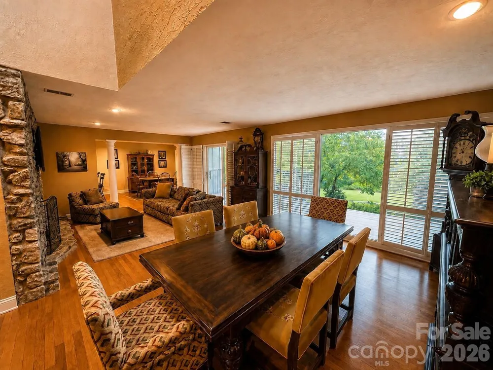 4821 Elmhurst Drive NE Hickory, NC 28601