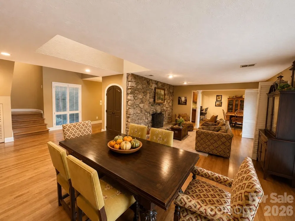 4821 Elmhurst Drive NE Hickory, NC 28601