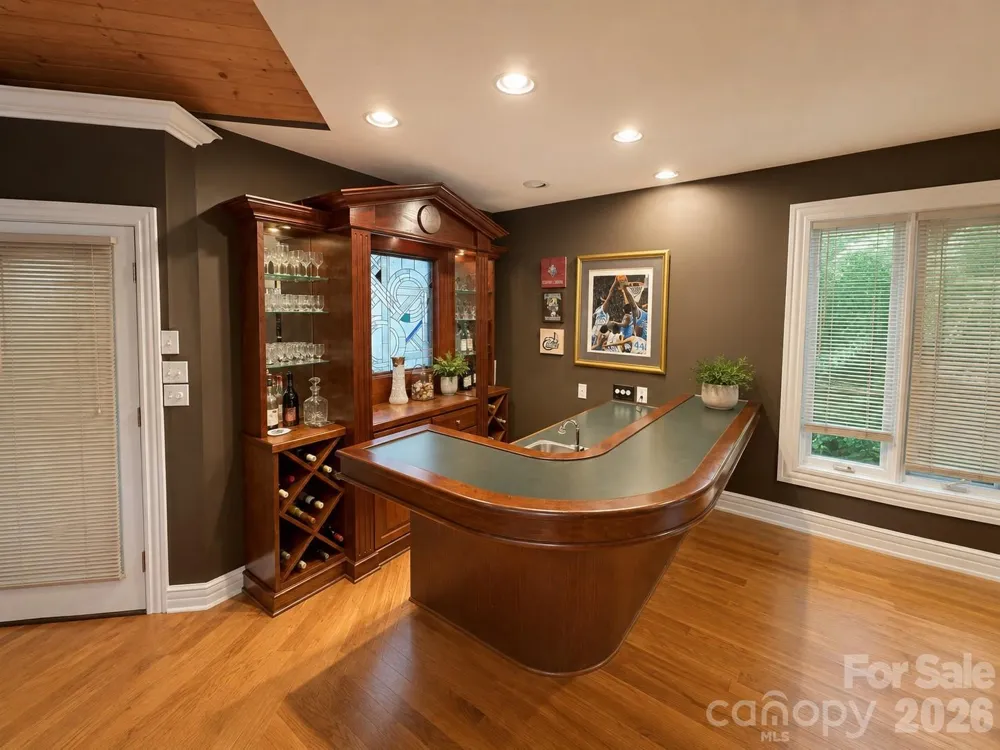 4821 Elmhurst Drive NE Hickory, NC 28601