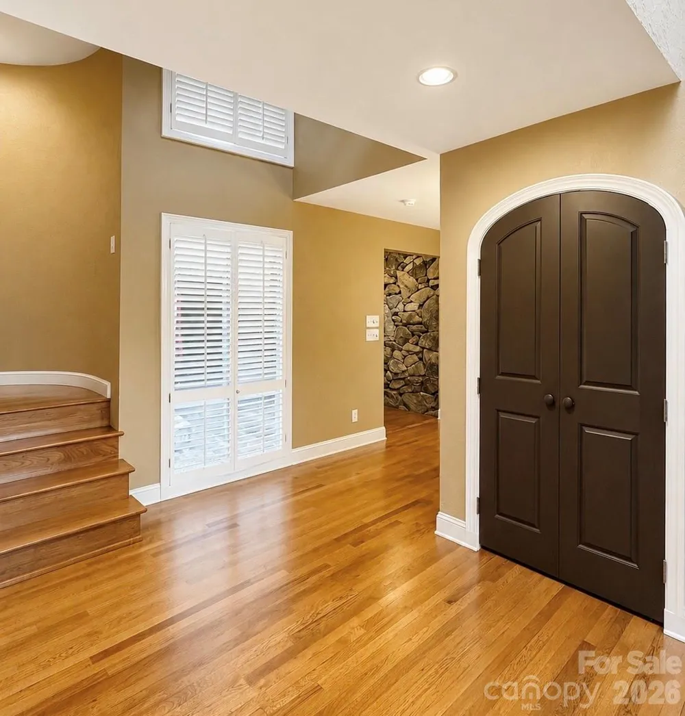 4821 Elmhurst Drive NE Hickory, NC 28601