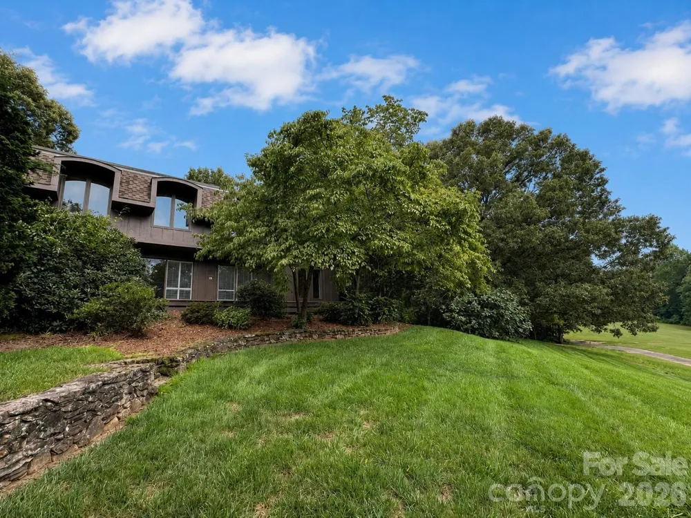 4821 Elmhurst Drive NE Hickory, NC 28601