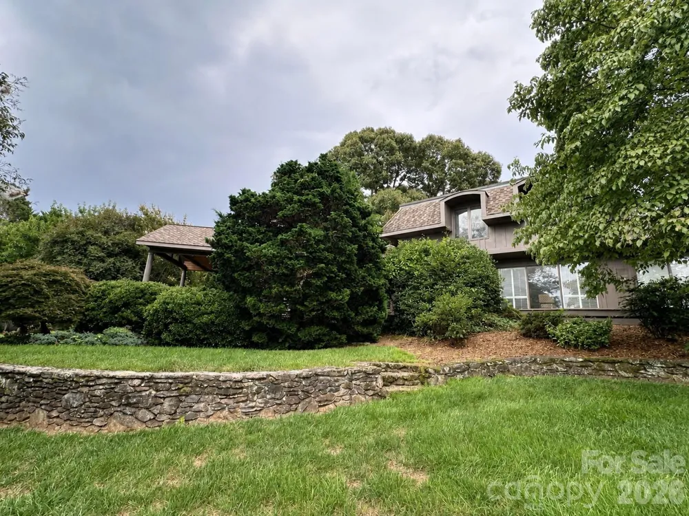 4821 Elmhurst Drive NE Hickory, NC 28601