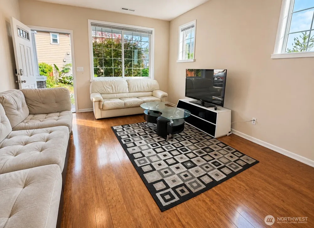 16325 43rd Avenue W Lynnwood, WA 98087