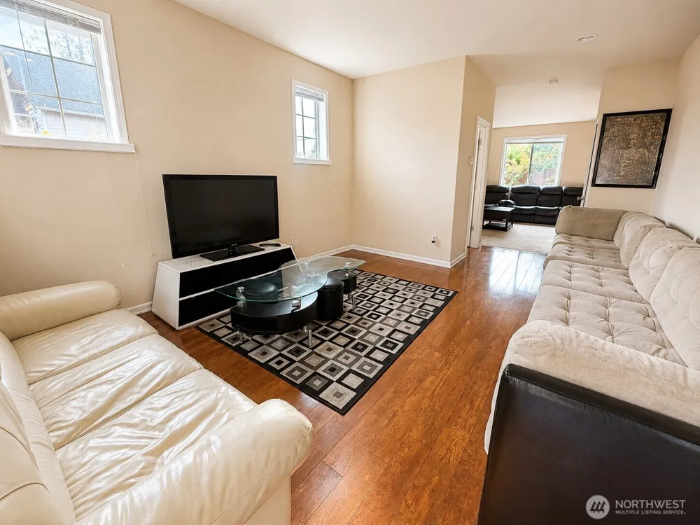 16325 43rd Avenue W Lynnwood, WA 98087