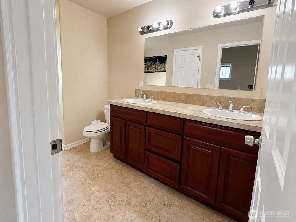 16325 43rd Avenue W Lynnwood, WA 98087