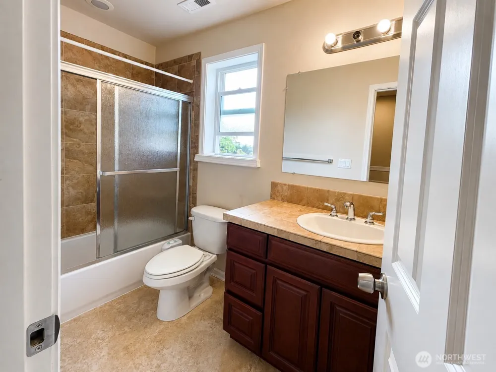 16325 43rd Avenue W Lynnwood, WA 98087