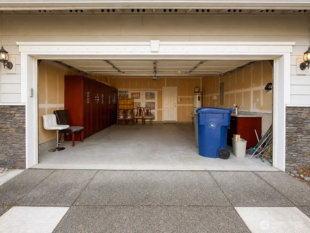 16325 43rd Avenue W Lynnwood, WA 98087