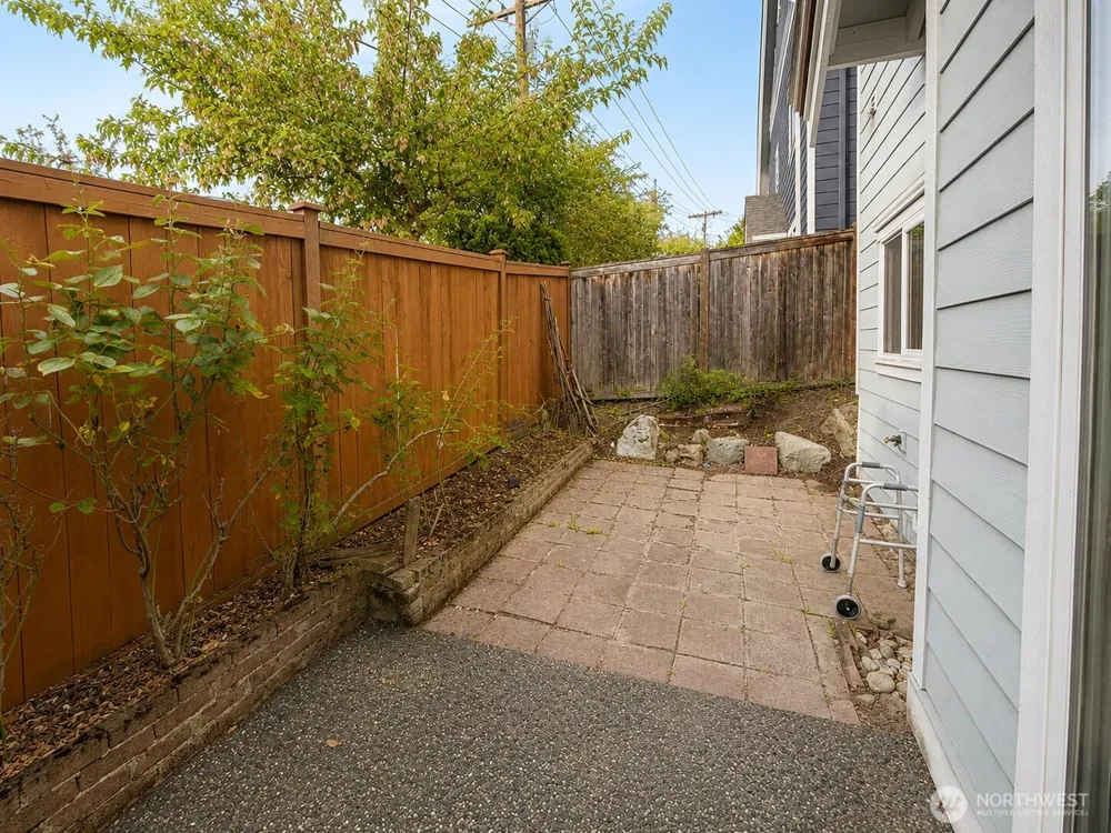 16325 43rd Avenue W Lynnwood, WA 98087